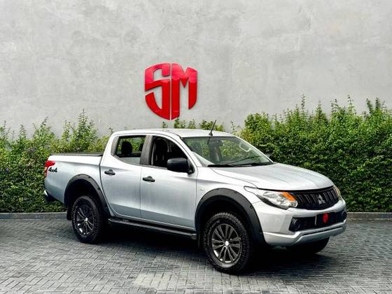 MITSUBISHI L200 TRITON 2.4 16V TURBO DIESEL SPORT GLX CD 4P 4X4 MANUAL MITSUBISHI L200 TRITON 2.4 16V TURBO DIESEL SPORT GLX CD 4P 4X4 MANUAL